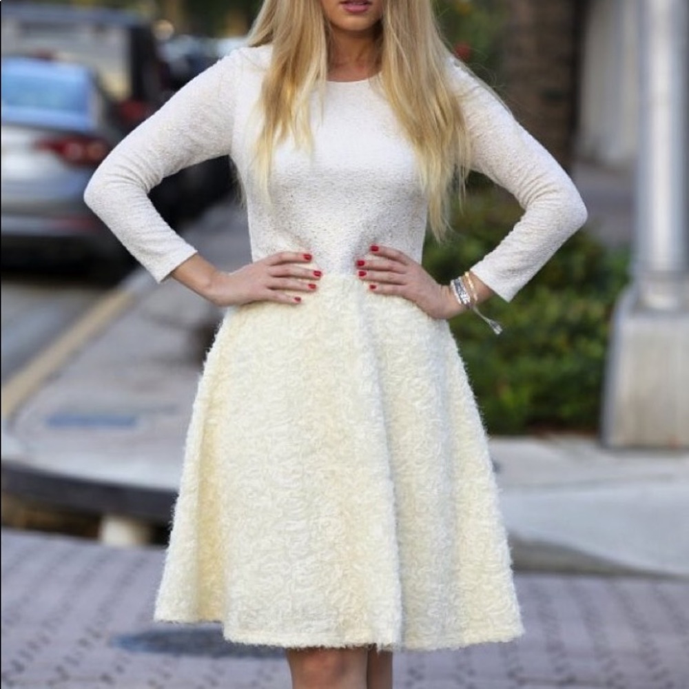 Chic Cream White 3/4 Sleeve Detailed Midi Dress